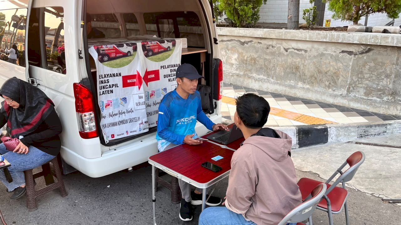 PELAYANAN ADMINDUK DUKCAPIL KLATEN DI CAR FREE DAY